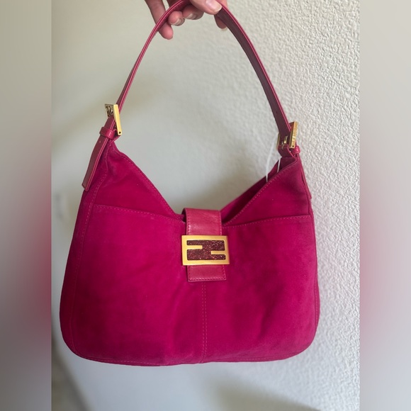 Fendi Handbags - Fendi mamma baguette shoulder hobo bag in pink suede with glittery FF buckle